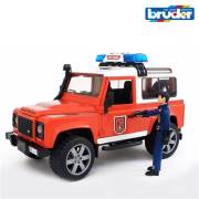 Bruder Land Rover İtfaiye Aracı ve İtfaiye Memuru BR02596